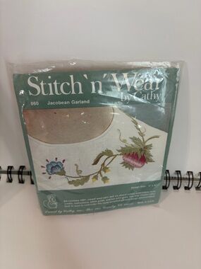 Vintage New Stitch n Wear Jacobean Garland Kit Crewel by Cathy #860